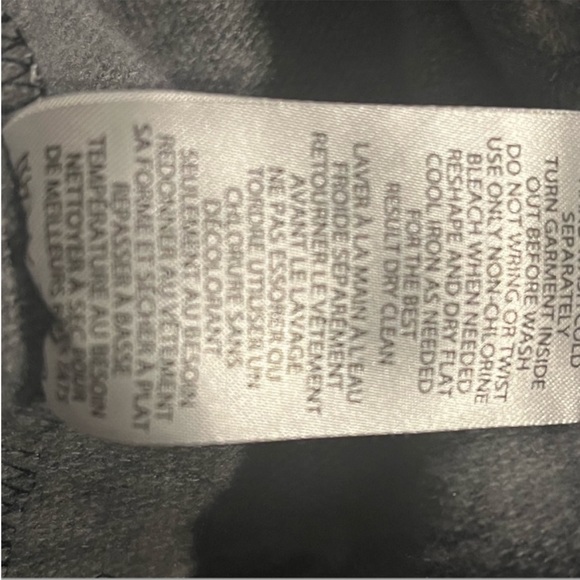 Women’s hooded sweatshirt with skull pattern - Picture 6 of 7